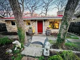 Beautiful Cabin ON River-Sleeps 6! SUP, fish, etc.
