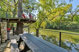 Riverfront! By Whitewater! Complimentary Kayaks and Paddle Boards, Fishing, Grill