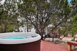 Rustic & Private 5 Acres- Hot Tub, Fire Pit, Grill