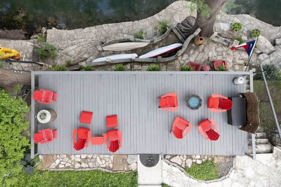 Beautiful Cabin ON River-Sleeps 6! SUP, fish, etc.