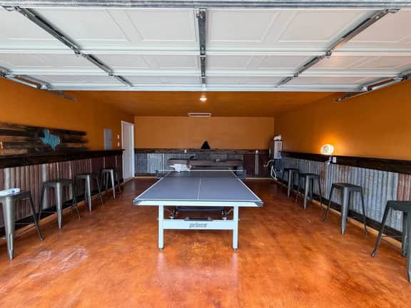 Fam & Friends! GameRoom/Fire Pit/HotTub+Comm Pool