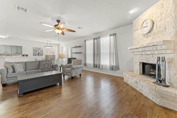 Family Friendly! Large Home by Seaworld & Lackland