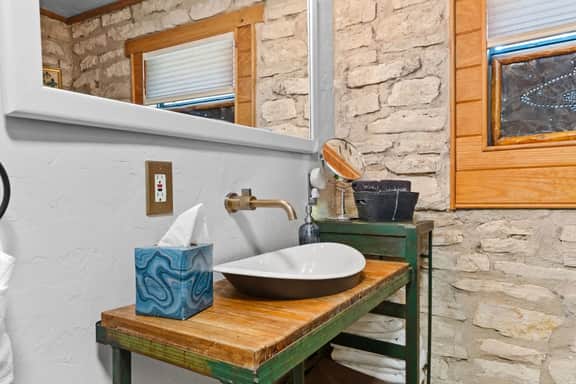 Sleeps 14 on the River! Free Kayaks -by Whitewater