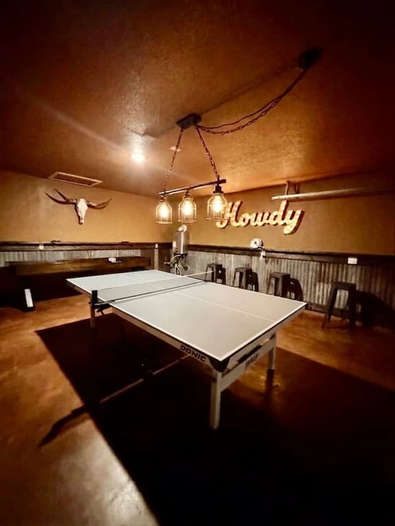 Fam & Friends! GameRoom/Fire Pit/HotTub+Comm Pool
